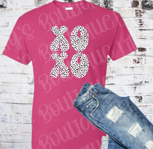 XOXO distressed tee