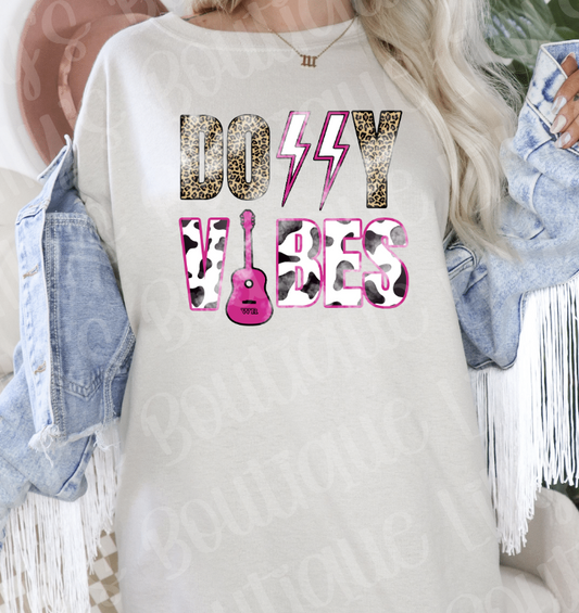 Dolly Vibes Tee